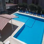Remer 3* Φετιγιέ
